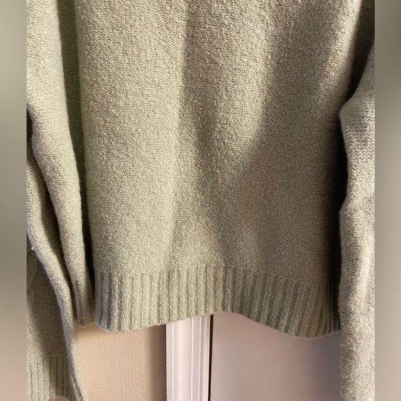 J. Crew black label boucle cashmere sweater light green slouchy Large - Picture 4 of 7